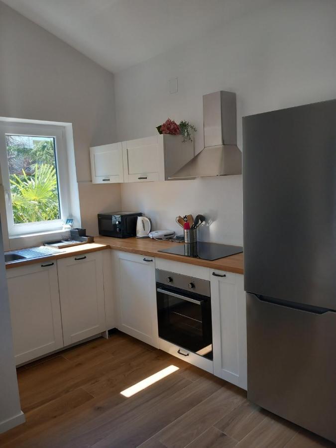 Apartmani Luni Premantura Kültér fotó