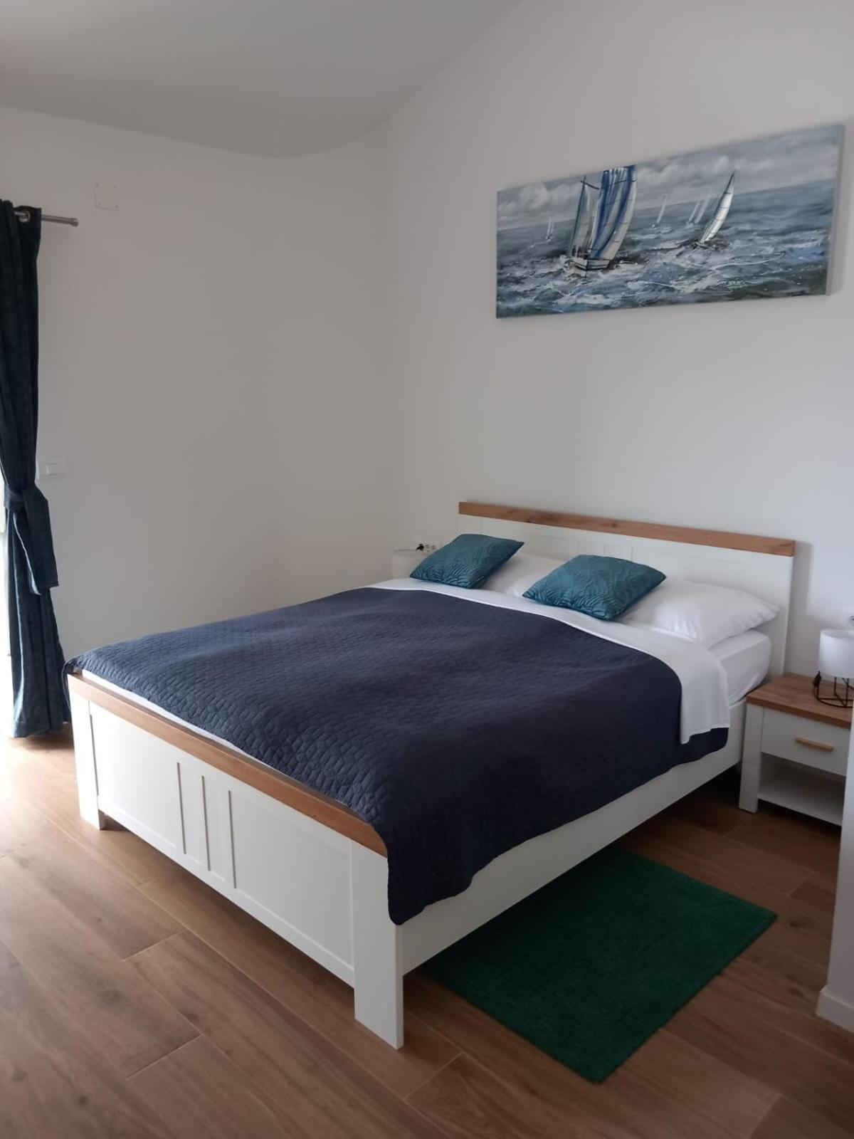 Apartmani Luni Premantura Kültér fotó